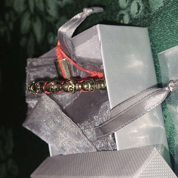 Jules Smith Mini Skull Wrap Bracelet Red/Yellow Gold - Picture 2 of 11